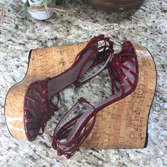 Gucci Alice Red Patent Leather Knot Strappy Platform Cork Sandal Wedges 40 - Picture 7 of 13